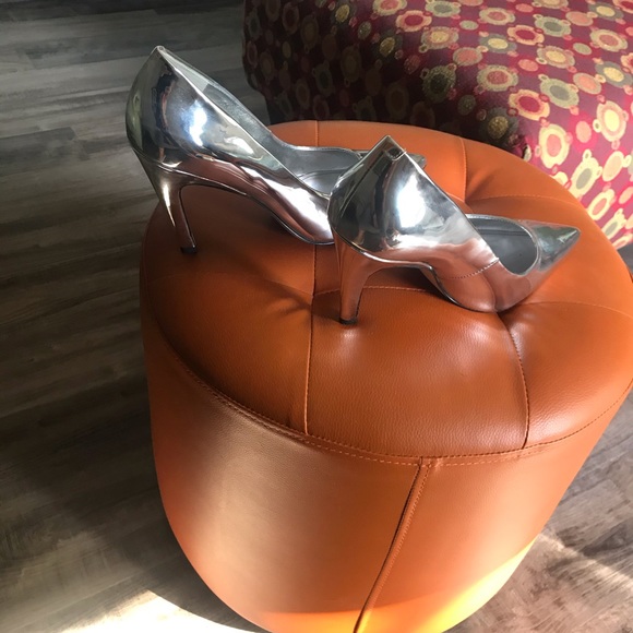 Nine West silver heels - Picture 5 of 6